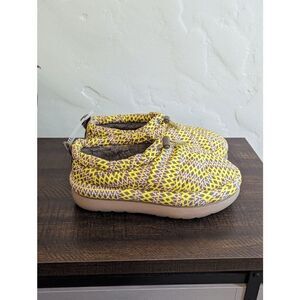 NWOB UGG Women's Maxi Heritage Braid Burnt Olive Platform Clog Shoes - Size 9